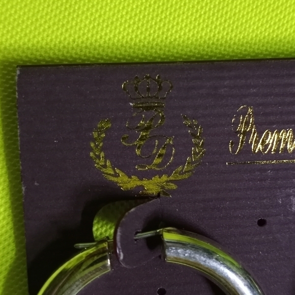 Silvertone hoop wire earrings Premier designs - Picture 5 of 5